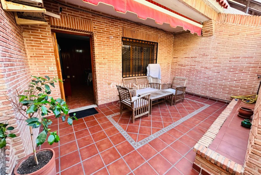 Resale - VILLA -
TORREVIEJA - Costa Blanca