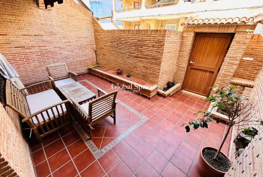 Resale - VILLA -
TORREVIEJA - Costa Blanca
