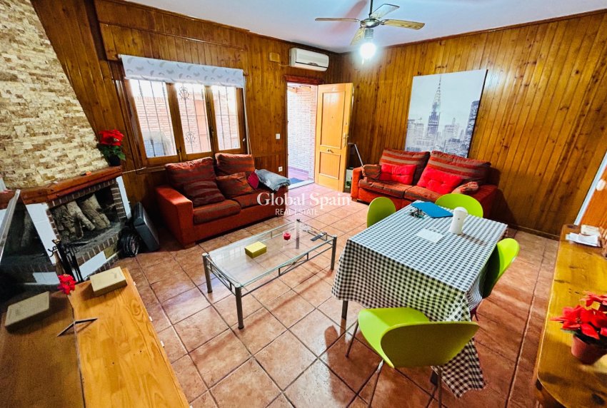 Resale - VILLA -
TORREVIEJA - Costa Blanca