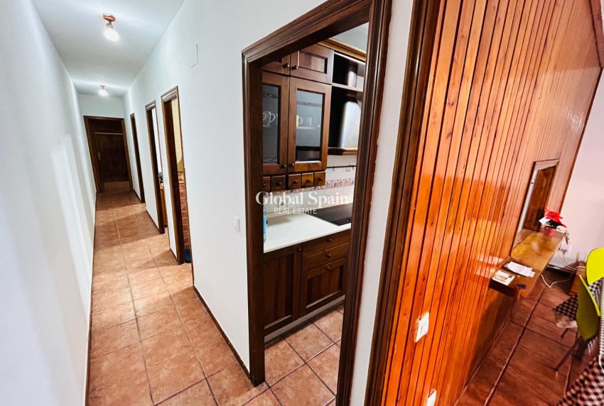 Resale - VILLA -
TORREVIEJA - Costa Blanca