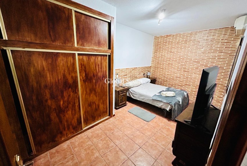 Resale - VILLA -
TORREVIEJA - Costa Blanca