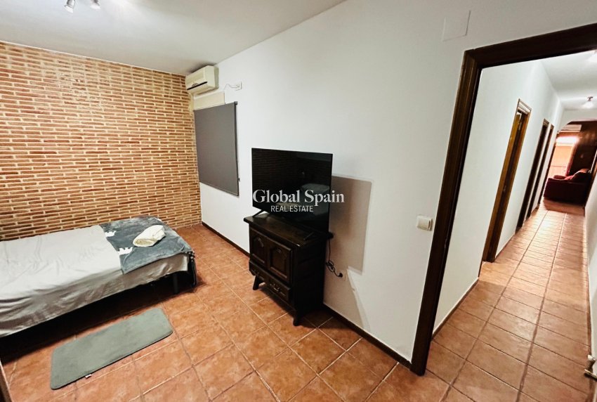 Resale - VILLA -
TORREVIEJA - Costa Blanca