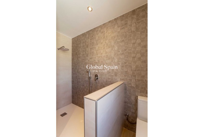 Resale - VILLA -
TORREVIEJA - Costa Blanca