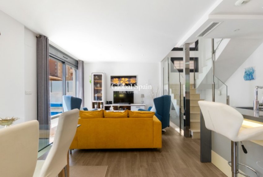 Resale - VILLA -
TORREVIEJA - Costa Blanca