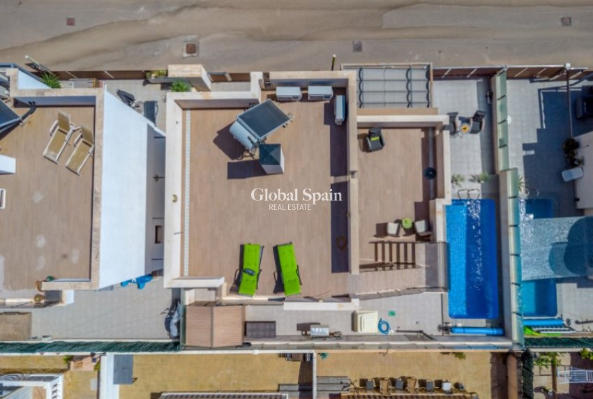 Resale - VILLA -
TORREVIEJA - Costa Blanca