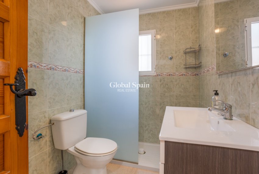 Resale - VILLA -
TORREVIEJA - Costa Blanca