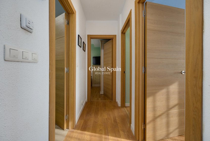 Resale - VILLA -
TORREVIEJA - Costa Blanca