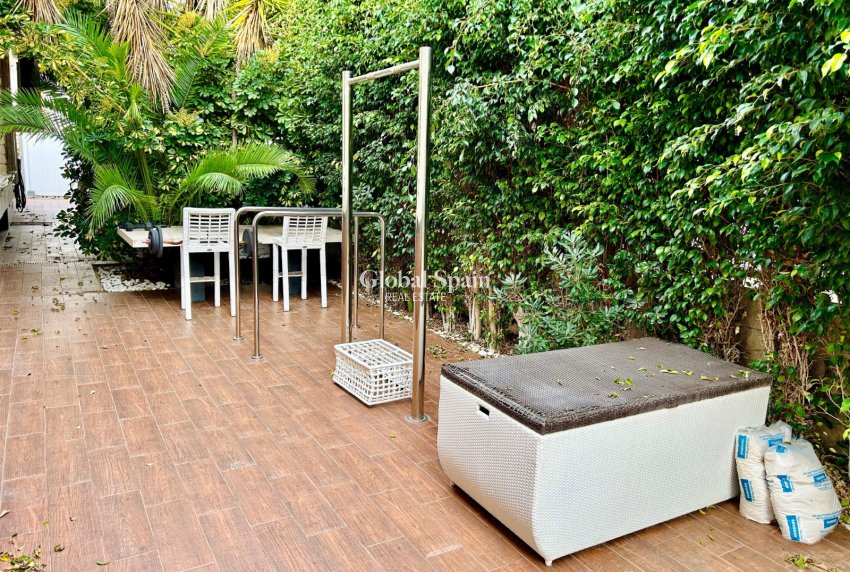 Resale - VILLA -
TORREVIEJA - Costa Blanca