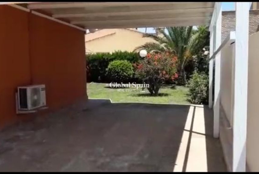 Resale - VILLA -
TORREVIEJA - Costa Blanca