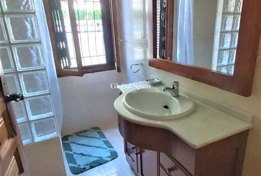 Resale - VILLA -
TORREVIEJA - Costa Blanca