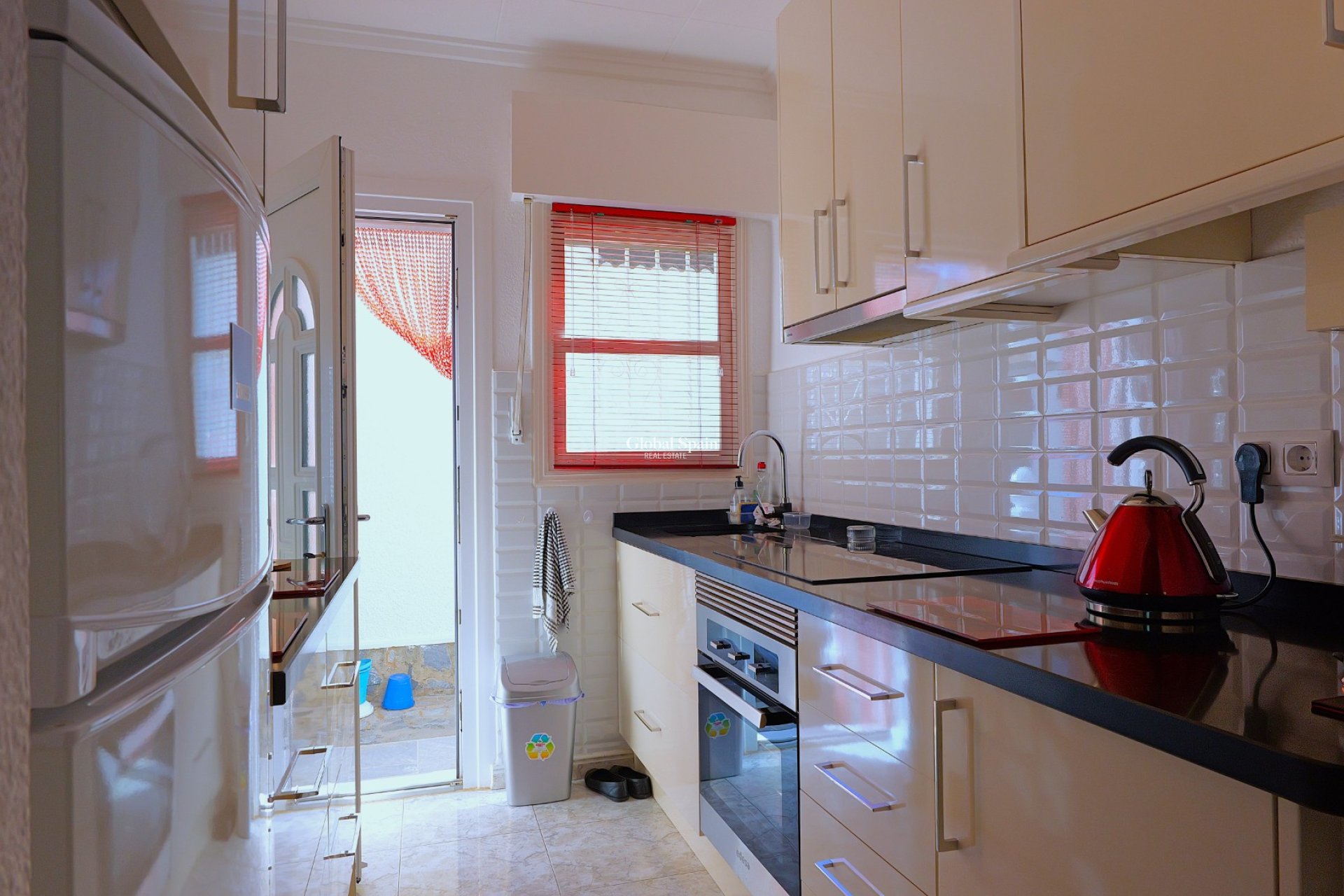 Resale - VILLA -
TORREVIEJA - Costa Blanca