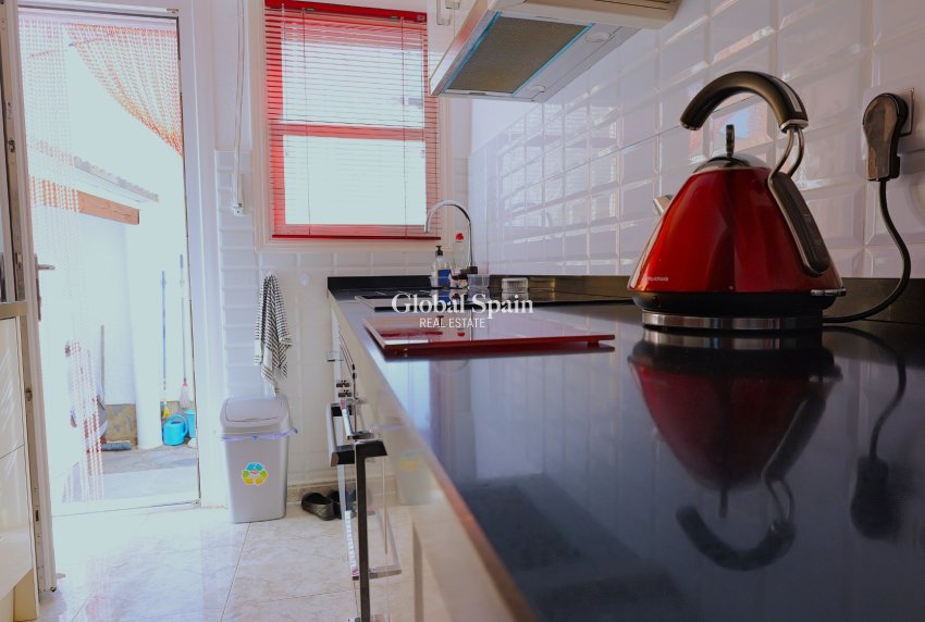 Resale - VILLA -
TORREVIEJA - Costa Blanca