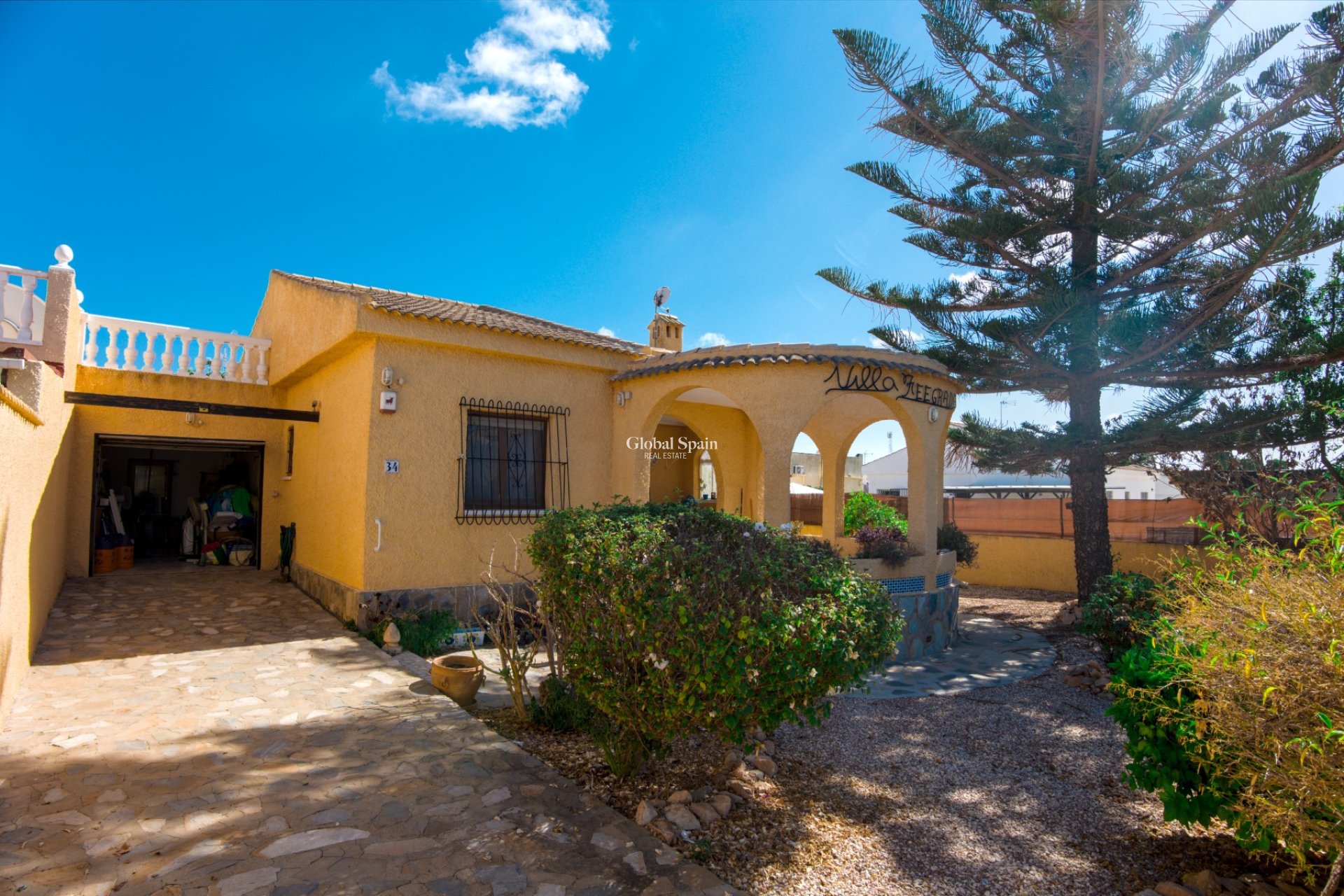 Resale - VILLA -
TORREVIEJA - Costa Blanca