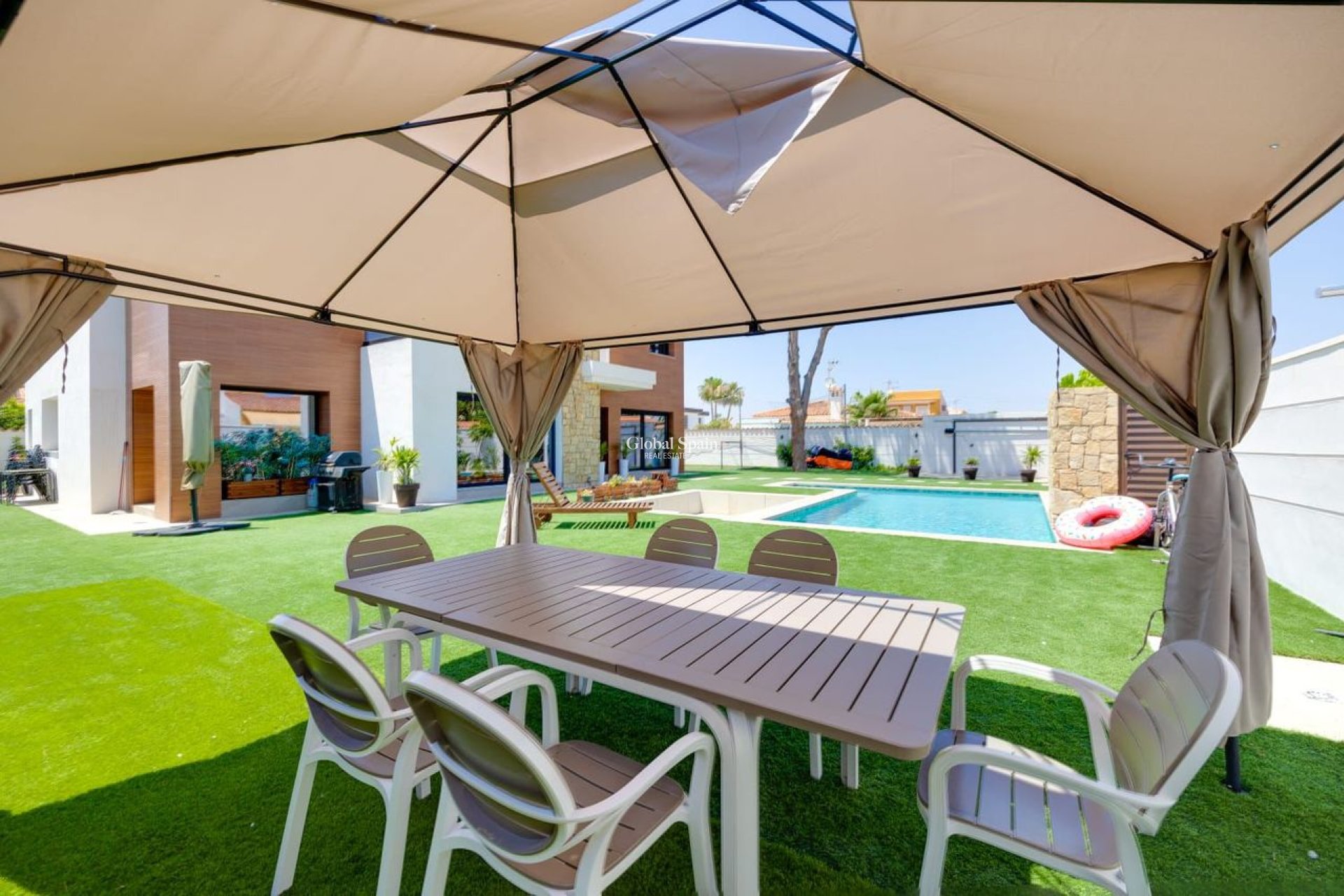 Resale - VILLA -
TORREVIEJA - Costa Blanca