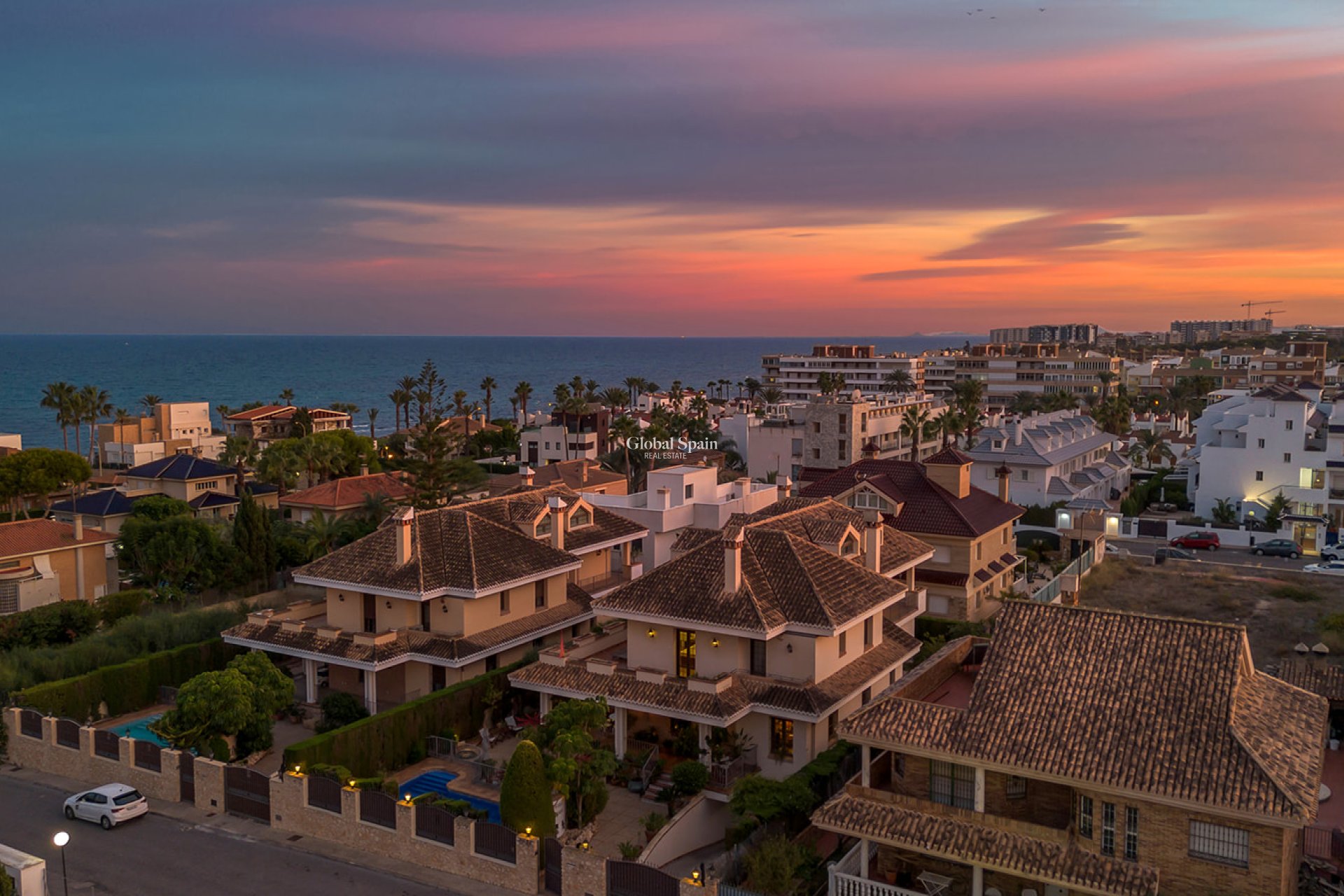 Resale - VILLA -
TORREVIEJA - Costa Blanca