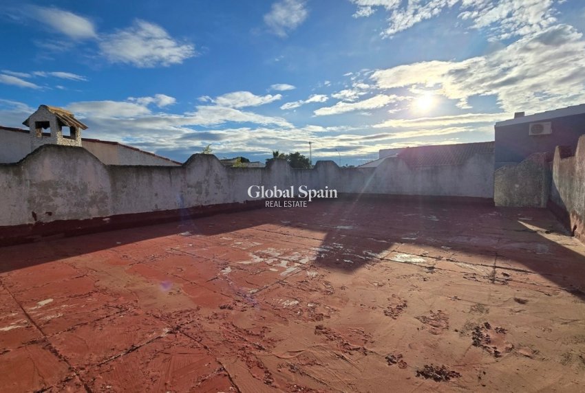 Resale - VILLA -
TORREVIEJA - Costa Blanca