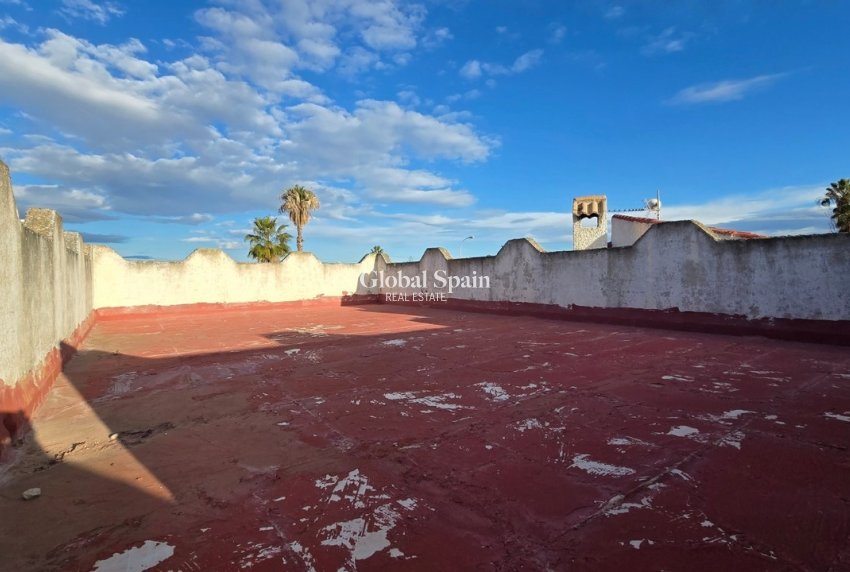 Resale - VILLA -
TORREVIEJA - Costa Blanca