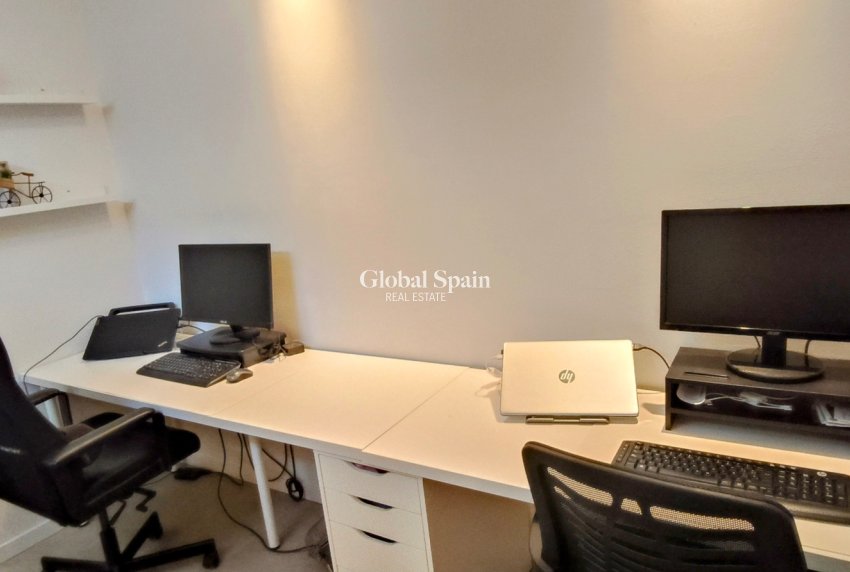 Resale - VILLA -
TORREVIEJA - Costa Blanca