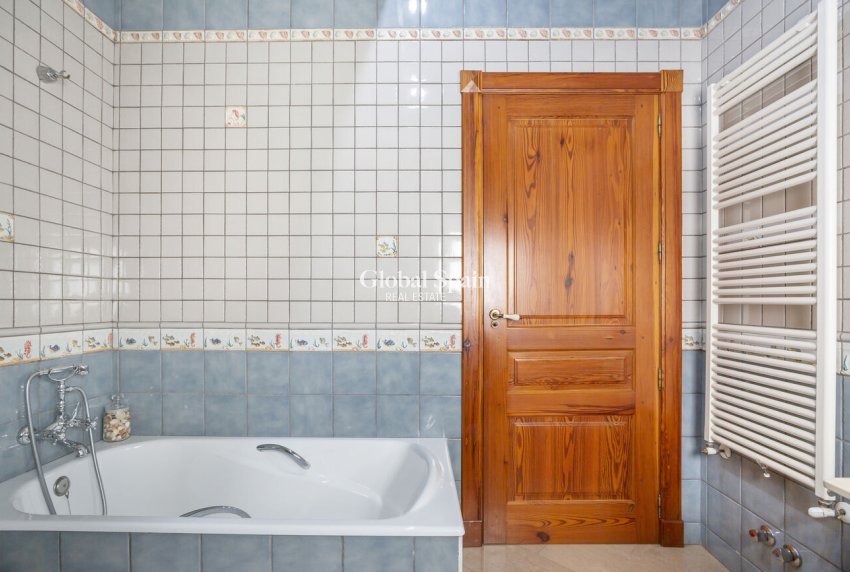 Resale - VILLA -
TORREVIEJA - Costa Blanca