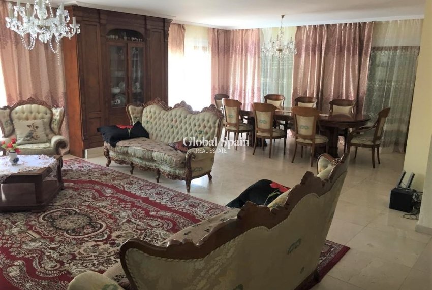 Resale - VILLA -
TORREVIEJA - Costa Blanca