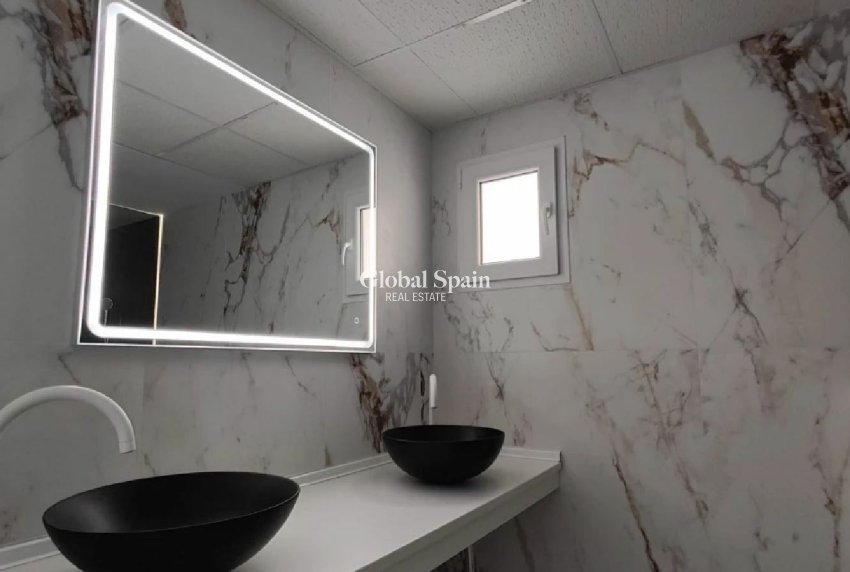 Resale - VILLA -
TORREVIEJA - Costa Blanca