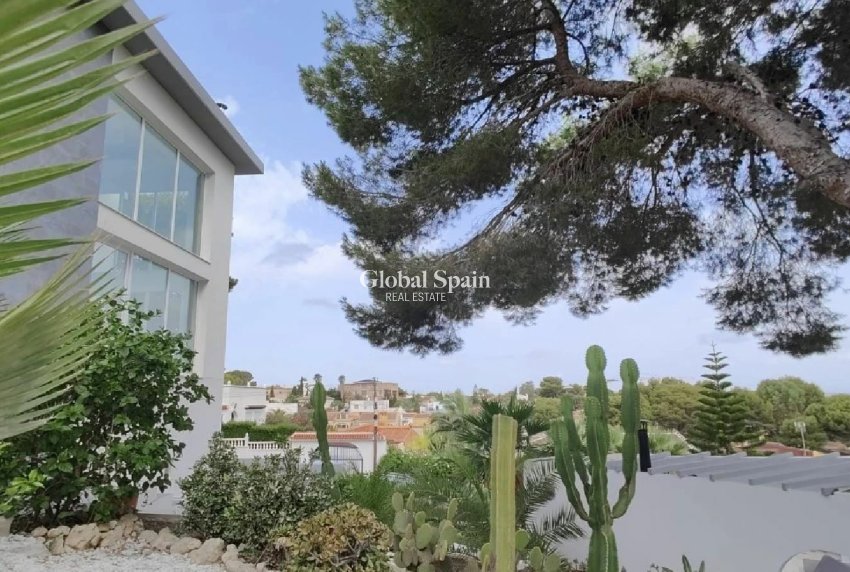 Resale - VILLA -
TORREVIEJA - Costa Blanca