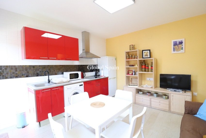 Resale - VILLA -
TORREVIEJA - Costa Blanca