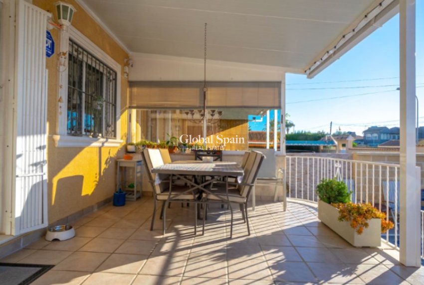 Resale - VILLA -
TORREVIEJA - Costa Blanca
