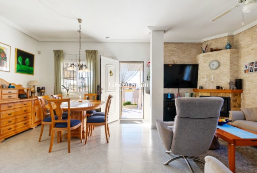 Resale - VILLA -
TORREVIEJA - Costa Blanca