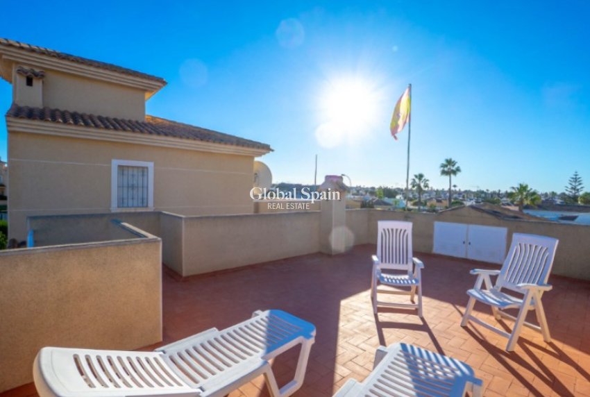 Resale - VILLA -
TORREVIEJA - Costa Blanca