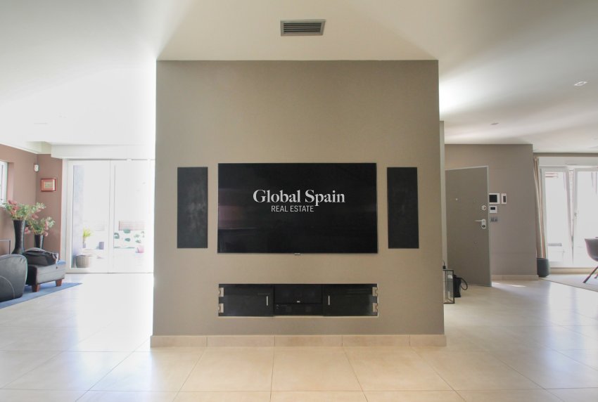 Resale - VILLA -
TORREVIEJA - Costa Blanca