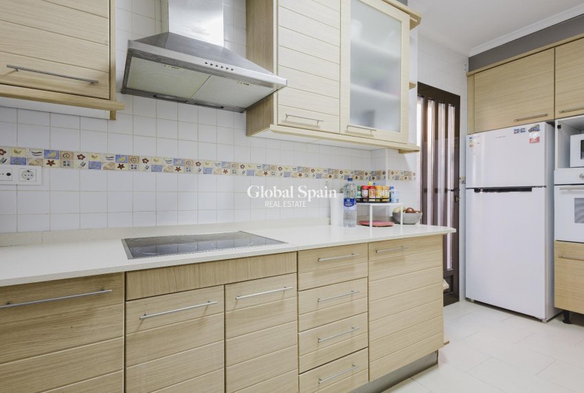 Resale - VILLA -
TORREVIEJA - Costa Blanca