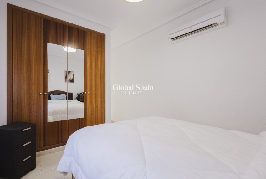 Resale - VILLA -
TORREVIEJA - Costa Blanca