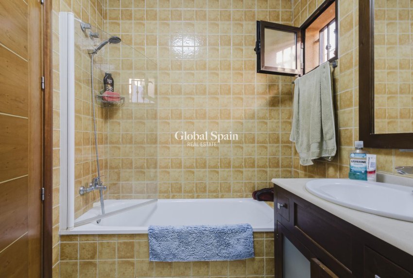 Resale - VILLA -
TORREVIEJA - Costa Blanca