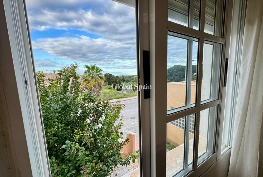 Resale - VILLA -
TORREVIEJA - Costa Blanca