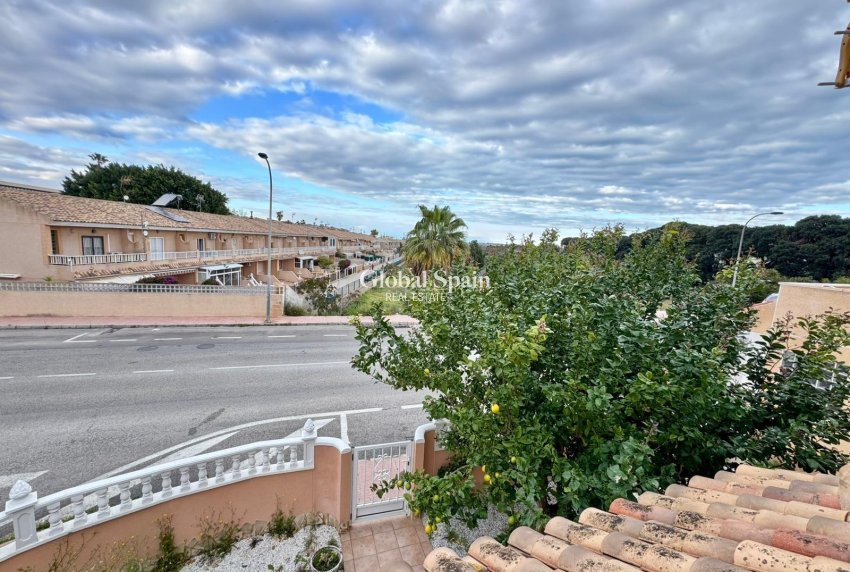 Resale - VILLA -
TORREVIEJA - Costa Blanca