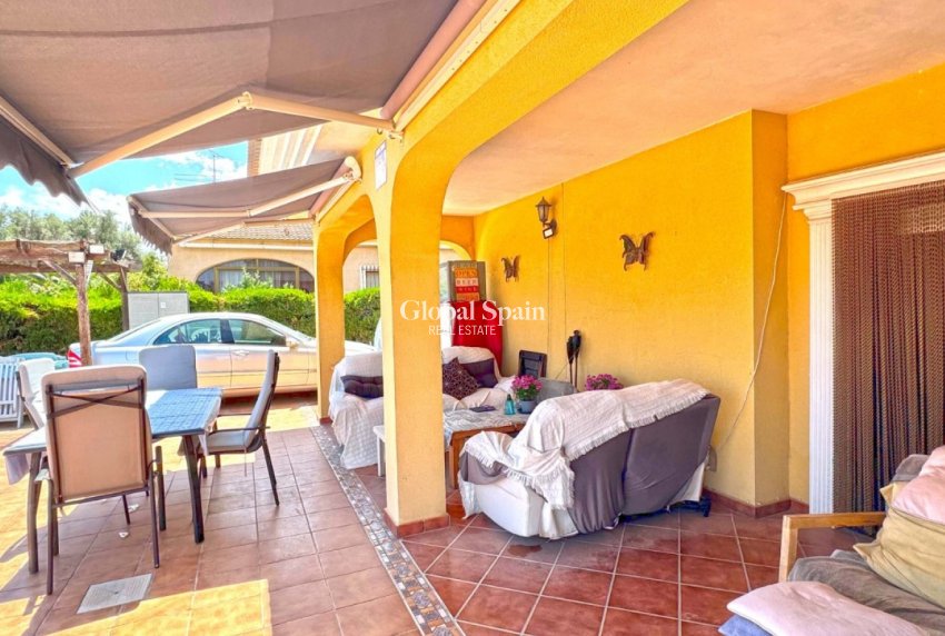 Resale - VILLA -
TORREVIEJA - Costa Blanca