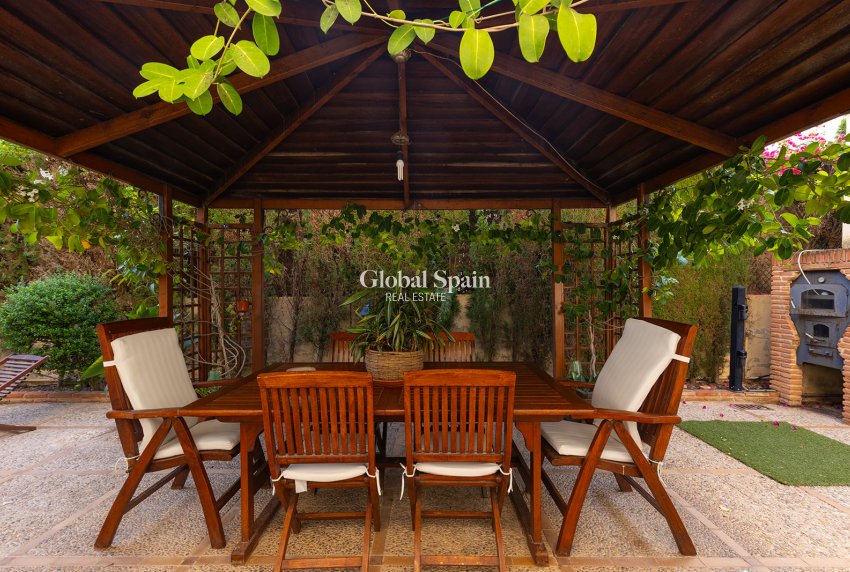 Resale - VILLA -
TORREVIEJA - Costa Blanca