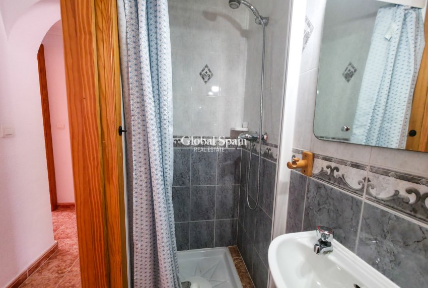 Resale - VILLA -
TORREVIEJA - Costa Blanca