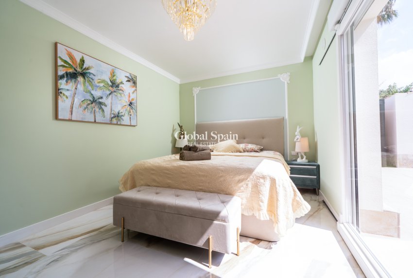 Resale - VILLA -
TORREVIEJA - Costa Blanca