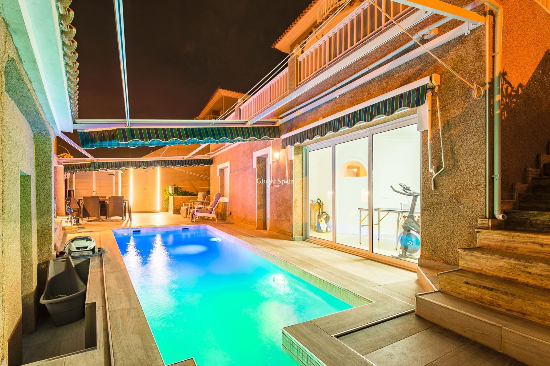 Resale - VILLA -
TORREVIEJA - Costa Blanca