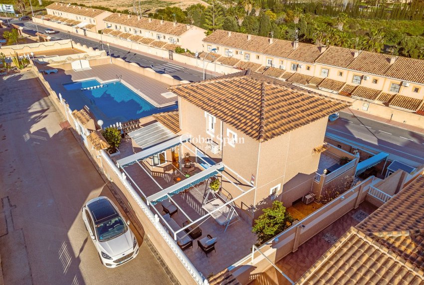 Resale - VILLA -
TORREVIEJA - Costa Blanca