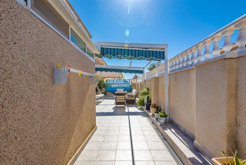 Resale - VILLA -
TORREVIEJA - Costa Blanca