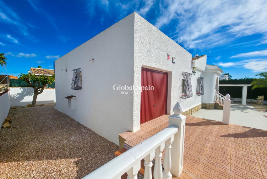 Resale - VILLA -
TORREVIEJA - Costa Blanca