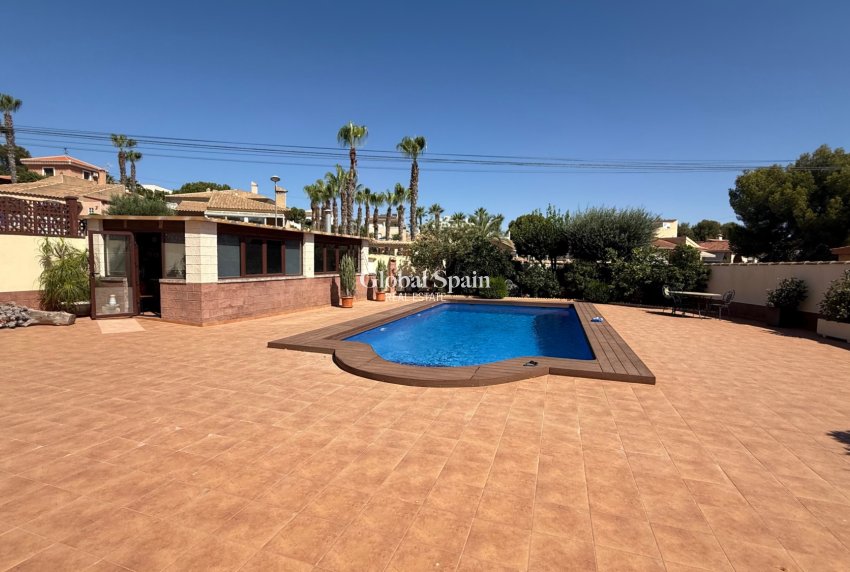 Resale - VILLA -
TORREVIEJA - Costa Blanca