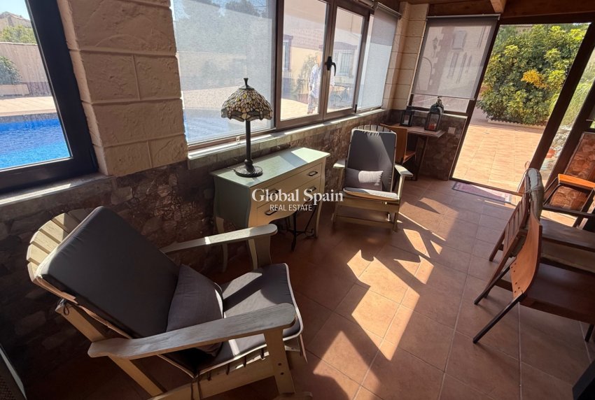 Resale - VILLA -
TORREVIEJA - Costa Blanca