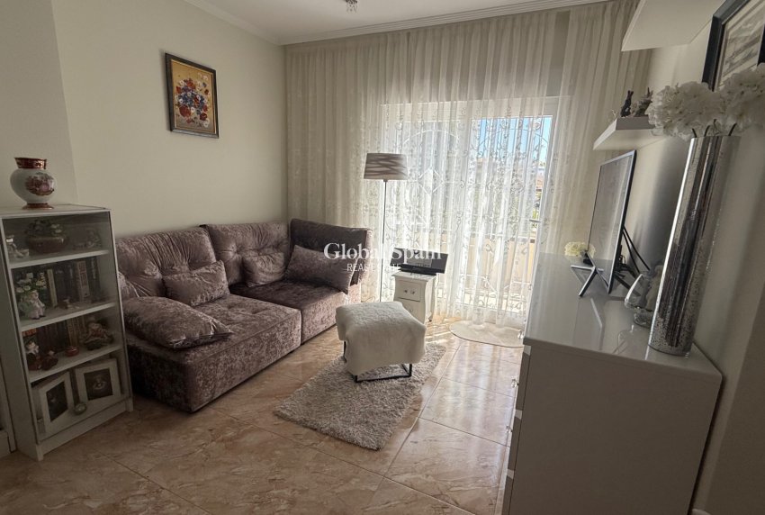 Resale - VILLA -
TORREVIEJA - Costa Blanca