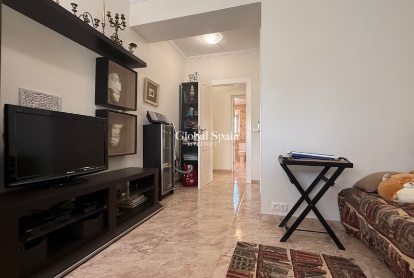 Resale - VILLA -
TORREVIEJA - Costa Blanca