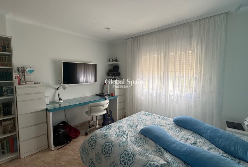 Resale - VILLA -
TORREVIEJA - Costa Blanca