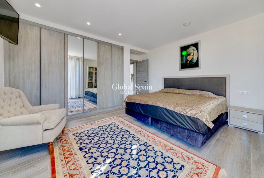 Resale - VILLA -
TORREVIEJA - Costa Blanca